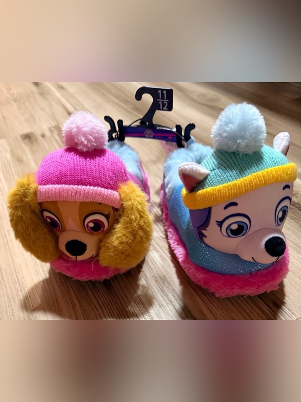 NWT Sz11/12 Toddler Girl Paw Patrol Toddler Girls' Slippers feature Skye/Everes